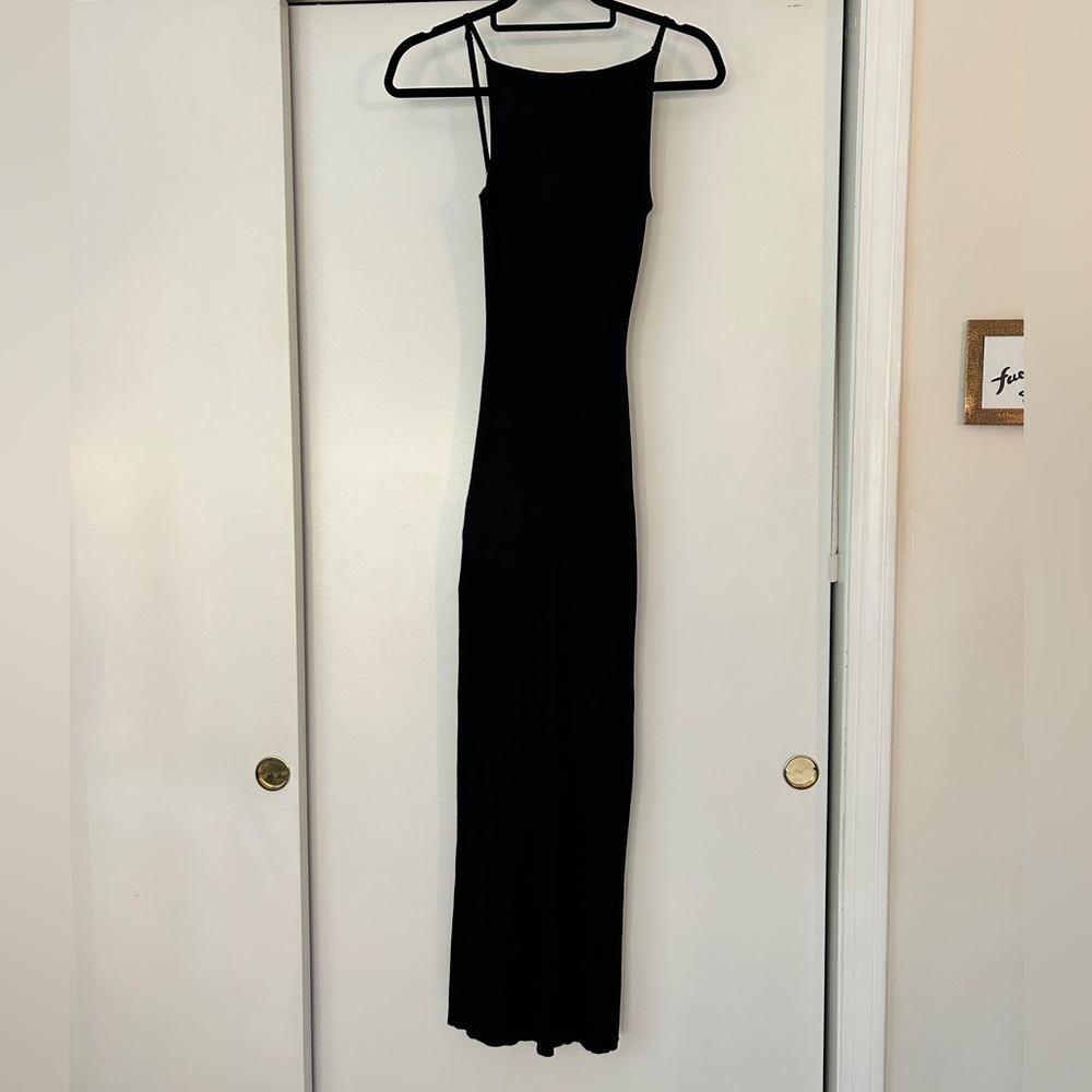 Black ribbed mid low back maxi dress